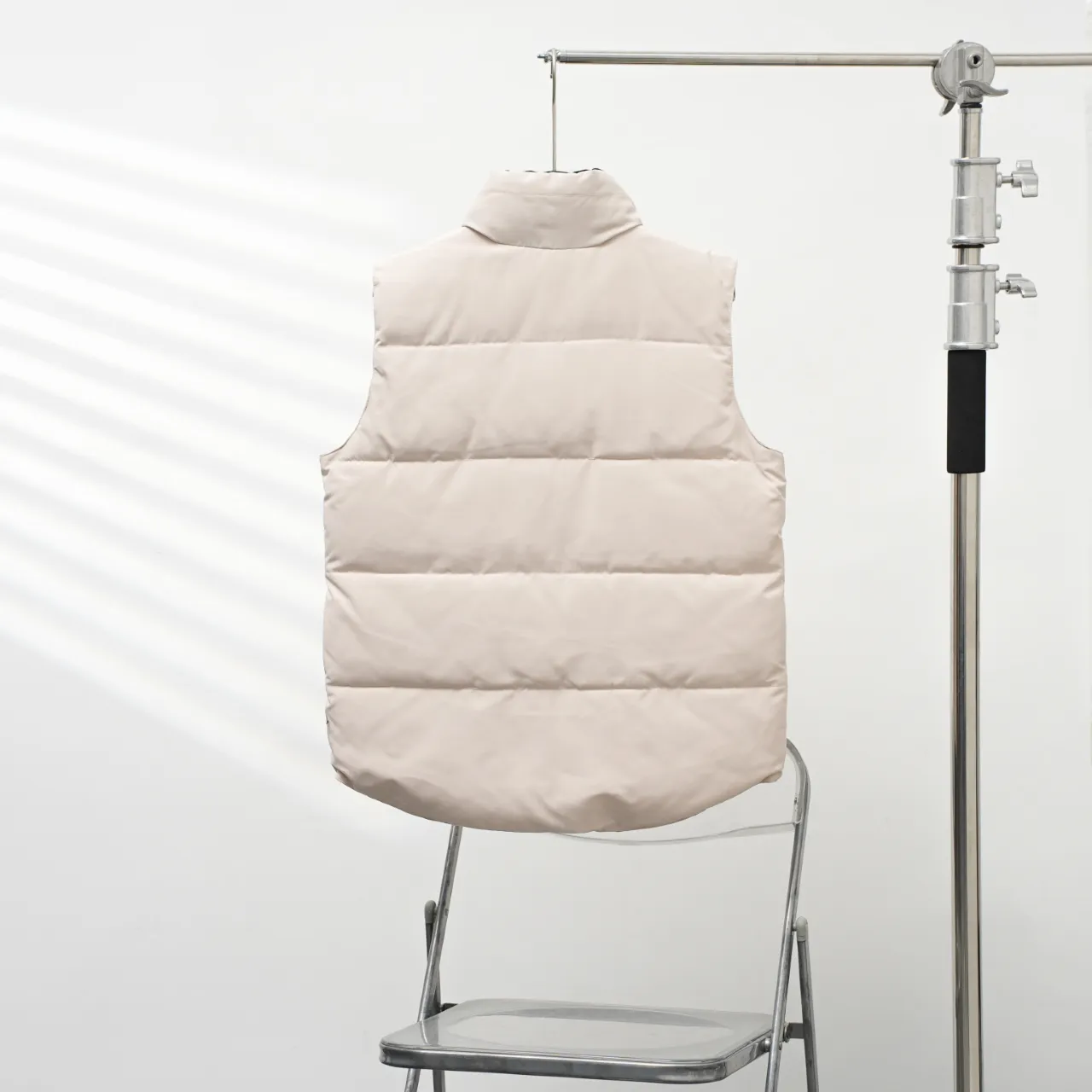 P340 CANADA GOOSE丨Canada Goose slanted pocket stand collar down vest Color: Off-white with red label Size: XS-XXL